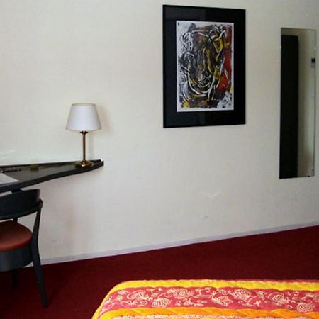 Les Colonnes Strasbourg Zenith Hotel Eckbolsheim Bagian luar foto