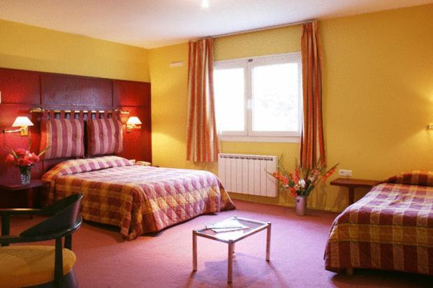 Les Colonnes Strasbourg Zenith Hotel Eckbolsheim Ruang foto