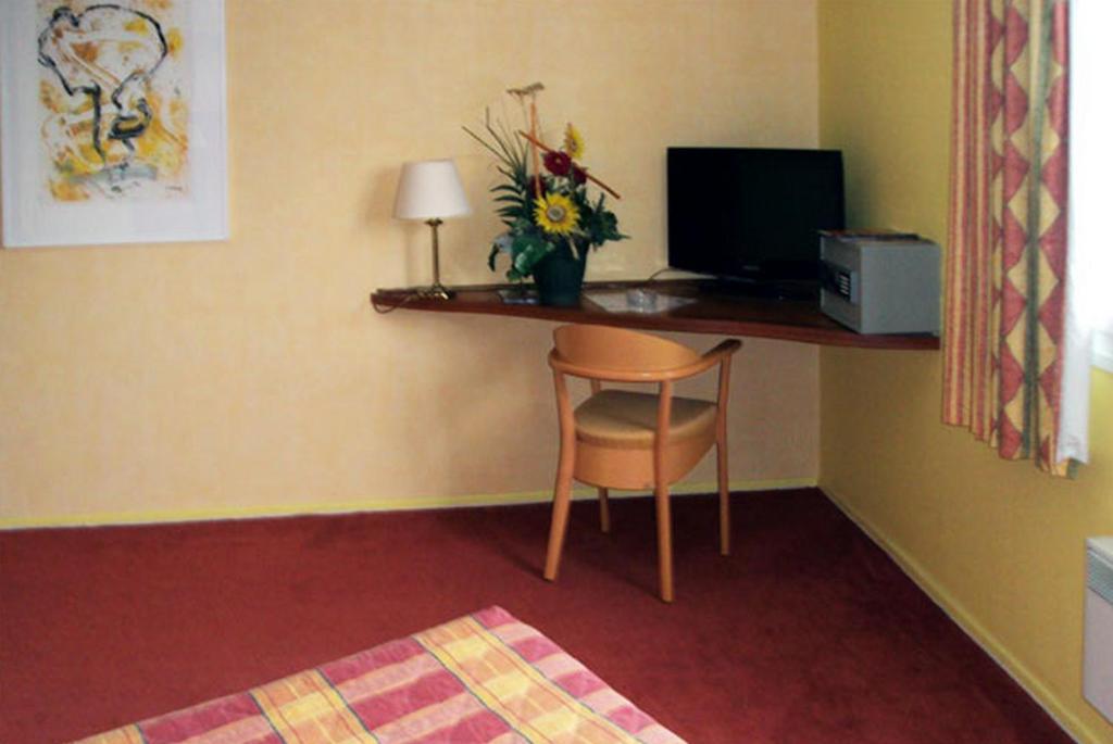 Les Colonnes Strasbourg Zenith Hotel Eckbolsheim Ruang foto