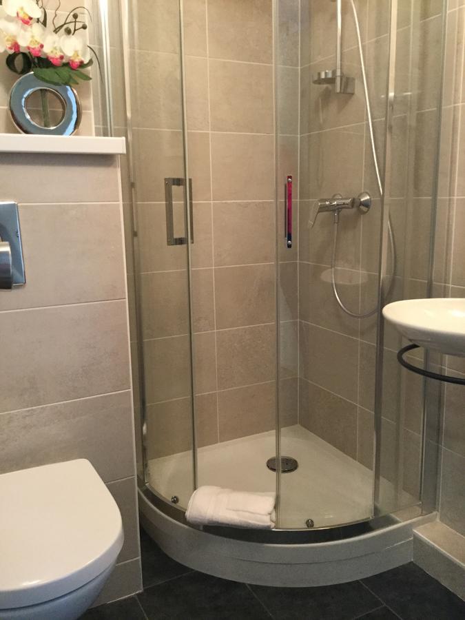 Les Colonnes Strasbourg Zenith Hotel Eckbolsheim Bagian luar foto